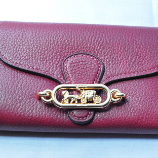 ❤️新品未使用❤️コーチ MDM ENV 長財布❤️高級感漂うワインカラー❤️ギフトボックス付き❤️ #B049 ❤️新品未使用❤️コーチ MDM ENV 長財布❤️高級感漂うワインカラー