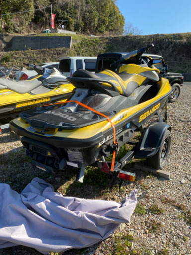シーズン直前！トレーラー付き！水上バイク SEA DOO！どちらも