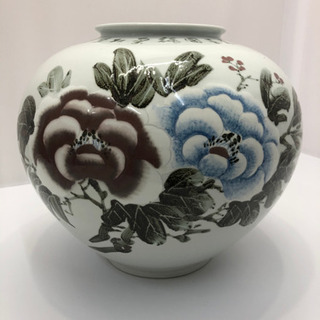大型壺　超美品　牡丹の花の絵でとても品の有る壺です。