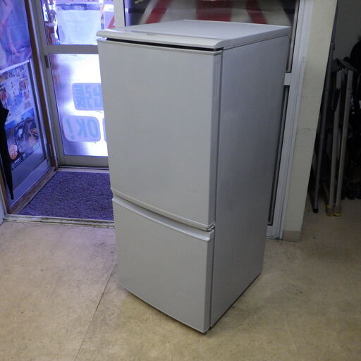 動作品 SHARP/シャープ 137L 2ドア冷蔵庫 SJ-K14W-FG　2012年製 ファン式 自動霜取り 付替左右開き　店舗受け渡し可能