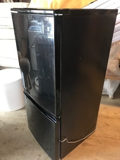 シャープ冷蔵庫137L　2013年黒