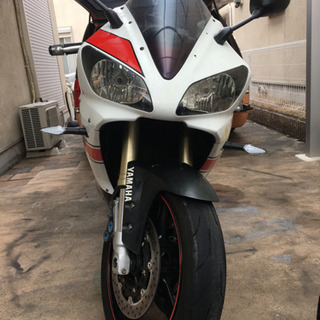 ヤマハyzf r1   2001年式期間限定値下げ❗️軽いので女性でも楽ちんです。 ヤマハyzf r1 2001年式期間限定値下げ❗️軽いので女性でも楽ちんです。