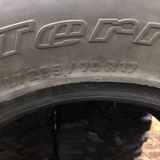 BFGoodrich Mud-Terrain T/A KM LT285/70R17 17インチ 夏タイヤ 4本　(TD242) クレジットカード QR決済可能