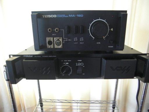 PAパワーアンプの2台セットです(バンドで使用)