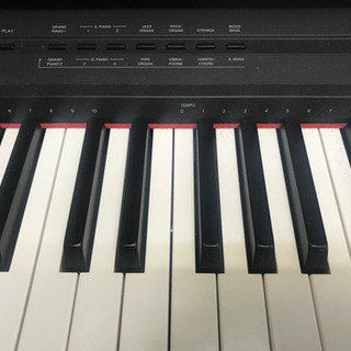 YAMAHA(ヤマハ)電子ピアノ　P-105 +譜面台+本