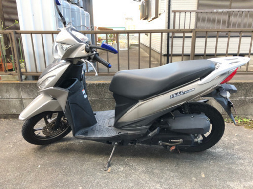 スズキ　アドレス110cc シルバー