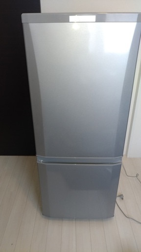 MITSUBISHI 冷蔵庫 MR-P15C-S (2018年製 美品　ピュアシルバー 右開き)