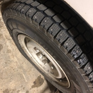 ハイエース　スパイクタイヤ