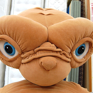E.T. ぬいぐるみ トイザらス 幅85×奥行50×高さ110cm 巨大 人形