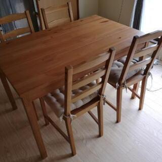 IKEAテーブルいす、クッション4つ付　テーブルサイズ(74cm...