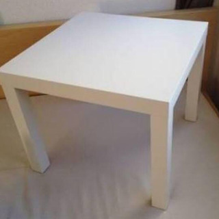 IKEAのテーブル　lack21072