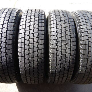 ハイエース純正スチール　１５インチ　溝たっぷりスタッドレス付き