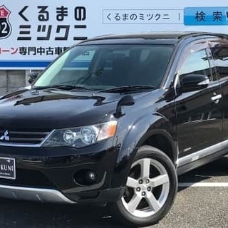 今人気のSUV！　三菱　アウトランダー