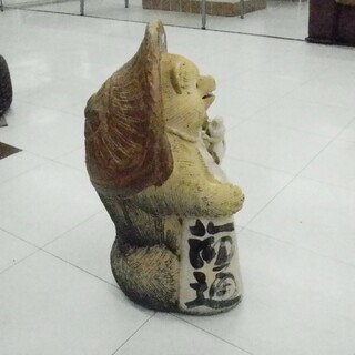 狸の置き物 陶器製 オブジェ  高さ:47㎝ 狸 置物　苫小牧西店