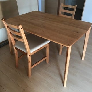 ニトリダイニングテーブル　& IKEA椅子