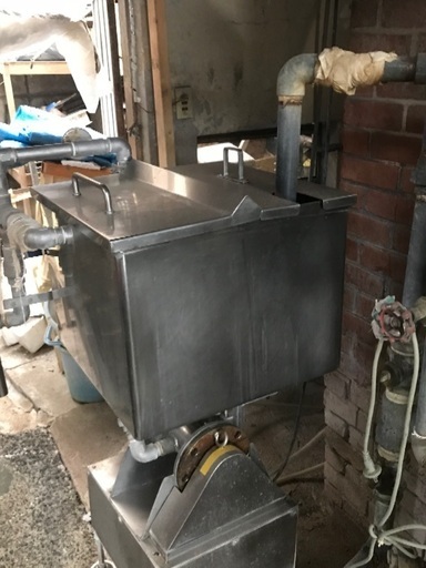 豆腐の製造機械で脱水機(まだ10年以上使用可能)