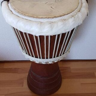 ジャンべ(アフリカの太鼓)