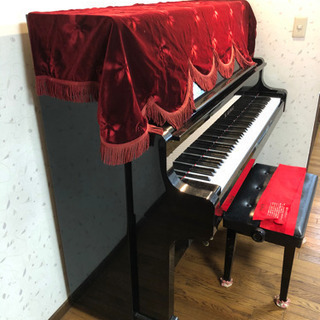 カワイの記念モデル♪グランドタイプのアップライトピアノ