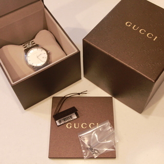 【土日祝値引】【電池新品】【GUCCI】Gタイムレス　YA126401 メンズ腕時計　白文字盤