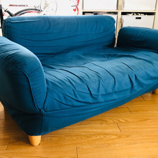 オシャレなブルーのソファー