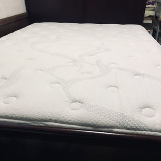 アメリカ製クイーンベッド