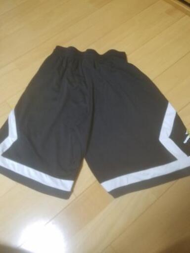 美中古】JORDANバスケットパンツMサイズバスパン黒×白ハーフパンツ 