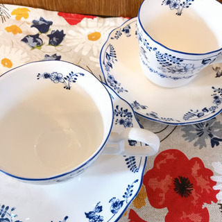 ② noritake カップとソーサー