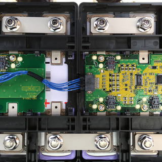 キャンピングカーに最適リチュウムイオンバッテリー　LEV50ー8