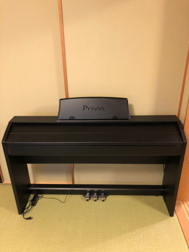 美品　CASIOピアノPrivia