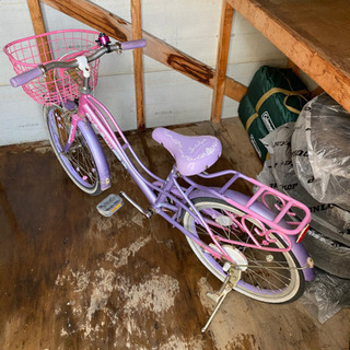 女の子用自転車。