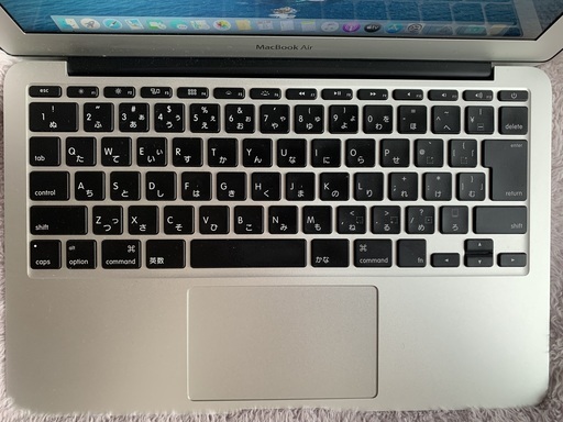 Mac 「MacBook Air 11インチ Mid 2012 MD224J/A」約1キロの小型軽量 