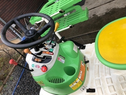 ヤンマー田植え機（四条植え）