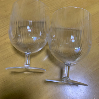 プラスチックのワイングラス　2個100円