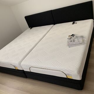 外国有名ブランドテンピュールベッド（電動リクライニング）＆マットレス（センセーション）高級電動シングルベッド二つ、高級電動ダブルベッド一つ、外国有名ブランド＆またメーカー保証期間内