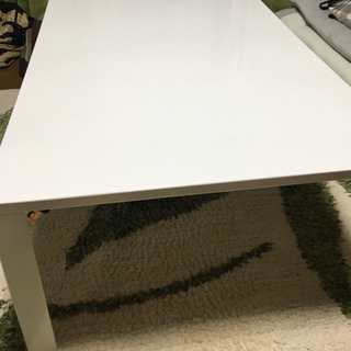 使いやすい白テーブル！