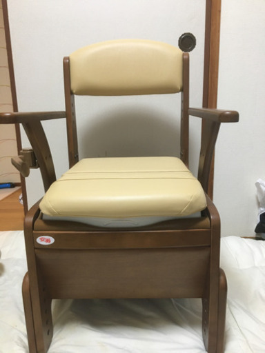 介護　家具調トイレ　ポータブルトイレ