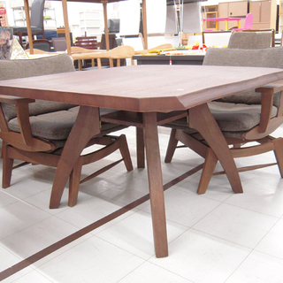 4人掛けダイニングセット 幅110×奥108×高66cm イス四脚付き  苫小牧西店