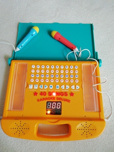 童謡 カラオケデラックス うたのえほん Karaoke Deluxe Taka Momo 相模原のおもちゃ 電子玩具 の中古あげます 譲ります ジモティーで不用品の処分