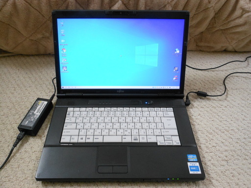 富士通15.6インチノートパソコン A572/F [Core-i5 / SSD120G / DVD-RW