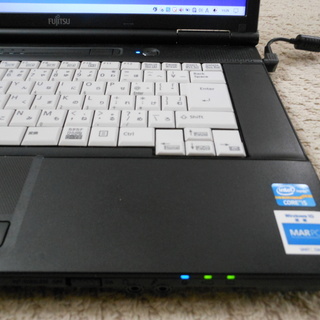 富士通15.6インチノートパソコン A572/F [Core-i5 / SSD120G / DVD-RW