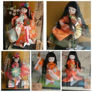 【終了】ガラスケースに入った日本人形１５ケース