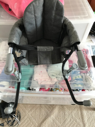 新生児〜一歳まで　女の子の服　椅子　抱っこ紐