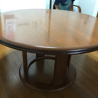 ナガノインテリア　丸テーブル、椅子