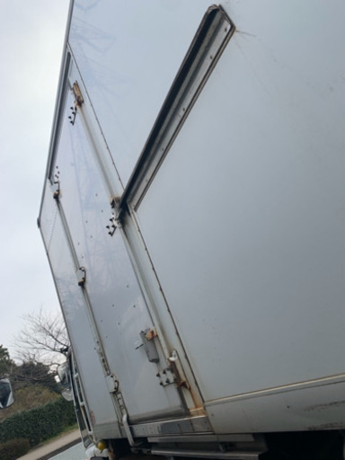 4トンコンテナ倉庫 人気の両側スライドドア☆キレイです。