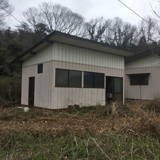 賃貸、売却 静かな土地に立つ一軒家、離れ