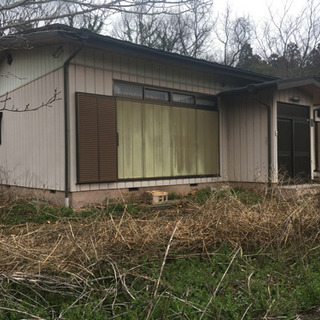 賃貸、売却 静かな土地に立つ一軒家、離れ