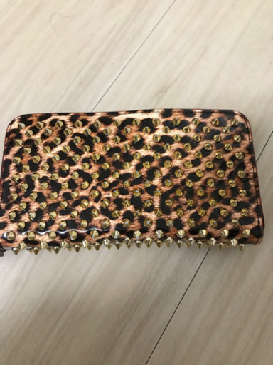 ルブタン財布