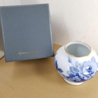 ■未使用■皇室御用達の大蔵陶園 ブルーローズ 花瓶 壺
