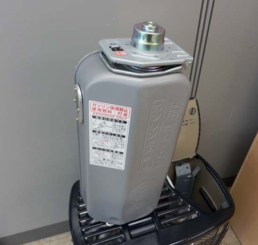 石油ストーブ コロナ 4L 電池式 2010年製 木造6畳 コンクリート8畳 RX-