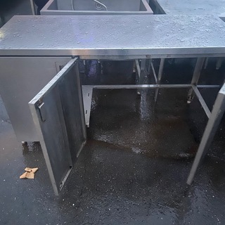 両開きステンレス作業台